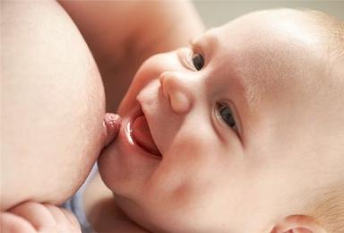 Lactancia materna: la mejor vacuna infantil