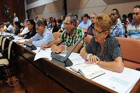 Informatización de la sociedad y turismo, temas a debatir por diputados cubanos