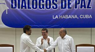 Firman en La Habana histórico acuerdo de paz para Colombia