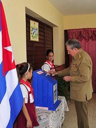 Ejerció Raúl Castro su derecho al voto (+Audio)